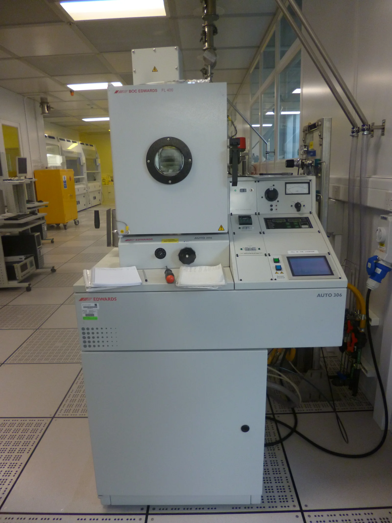 Edwards Auto 306 thermal evaporator used in the Nanofabrication Cleanroom